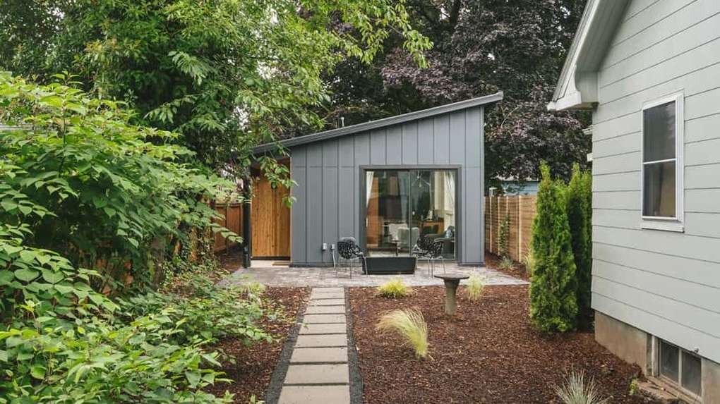 Beautiful modern ADU in Pacific Northwest backyard